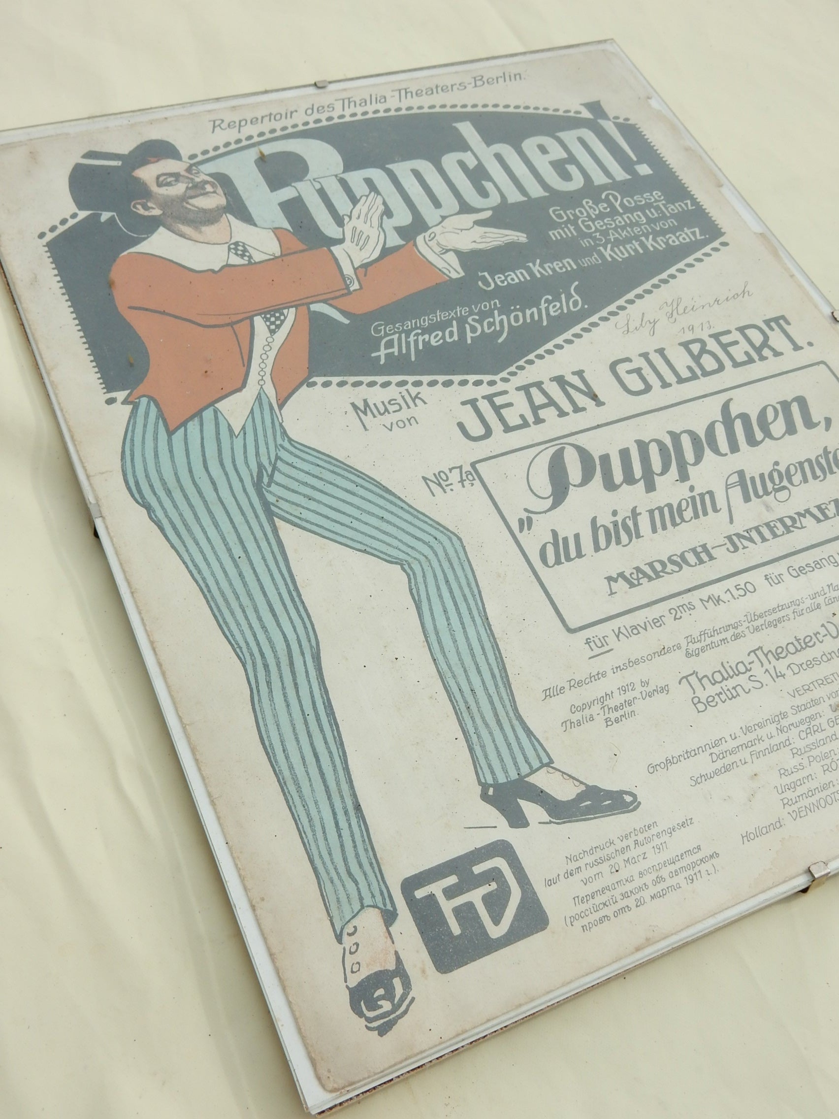 Original 1912/13 „Püppchen, du bist mein Augenstern“ – gerahmte Theater-Notengrafik - Artikelbild von Fummel & Gedöns Secondhand-Store