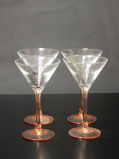 8 Luminarc France Martini- & Cocktailgläser mit Rosé-Stiel – 1970er Jahre