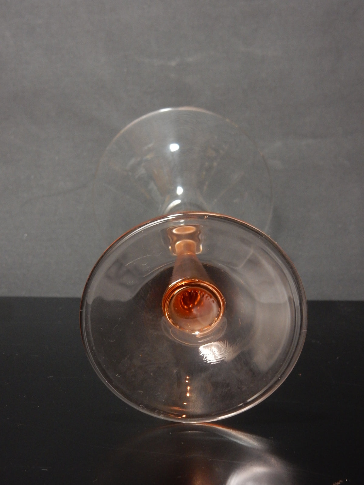 8 Luminarc France Martini- &amp; Cocktailgläser mit Rosé-Stiel – 1970er Jahre - Artikelbild von Fummel & Gedöns Secondhand-Store