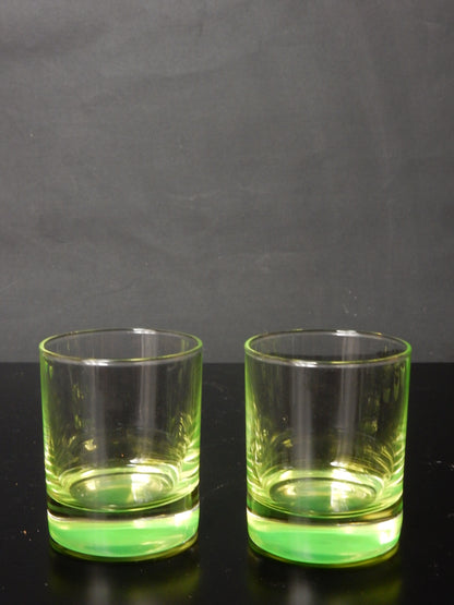 13 Art-Déco Uranglas Trinkgläser – grünes Glas – 1920er/30er Jahre