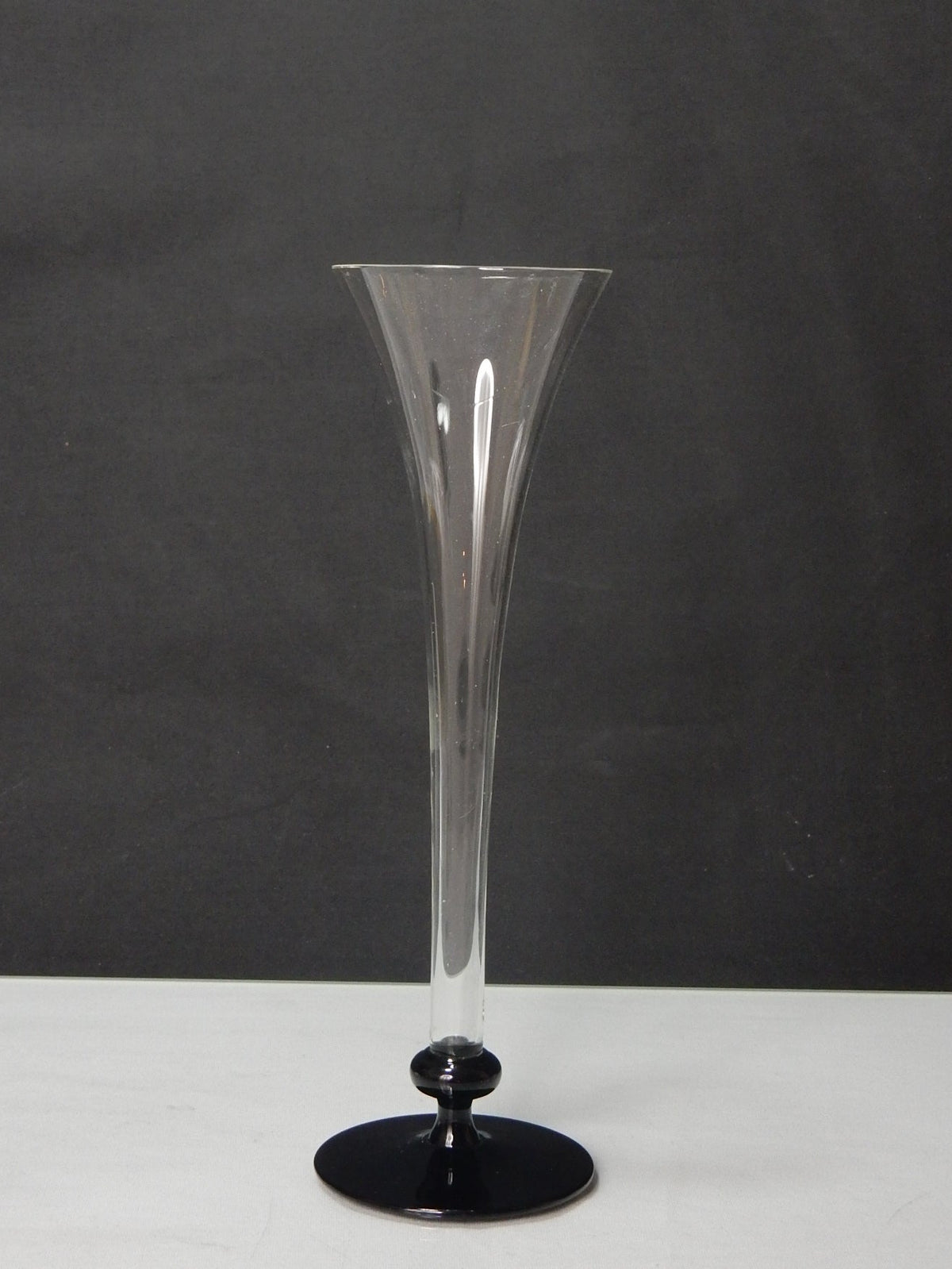 Vintage Sektflöte Frankreich – schwarzer Glasfuß – 1980er Jahre