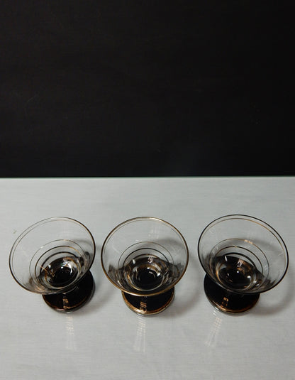 3er Set Vintage Likörgläser mit schwarzem Fuß & Golddekor, ca. 1950er–1960er
