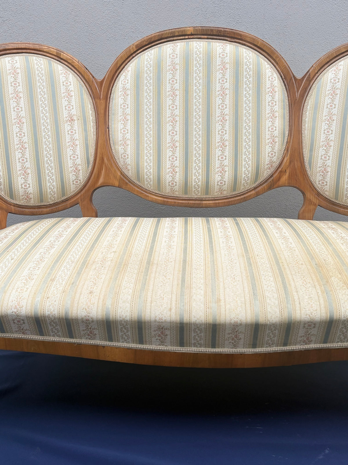 Antikes Mahagoni-Sofa – Louis-Philippe / Neorokoko, 19. Jahrhundert - Artikelbild von Fummel & Gedöns Secondhand-Store