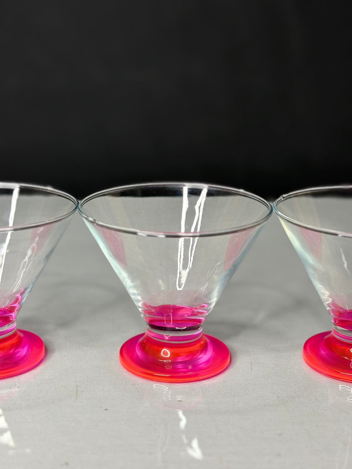 Vintage Dessertschale mit pinkfarbenem Fuß - Artikelbild von Fummel & Gedöns Secondhand-Store