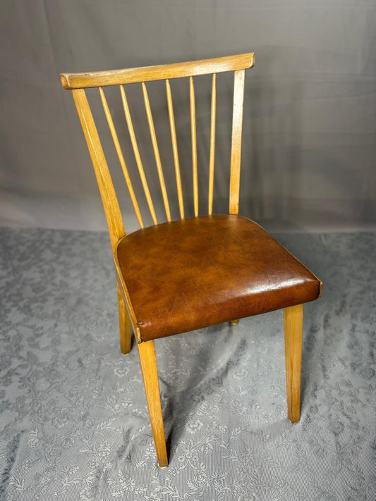 Mid-Century Stuhl mit Spindelrückenlehne