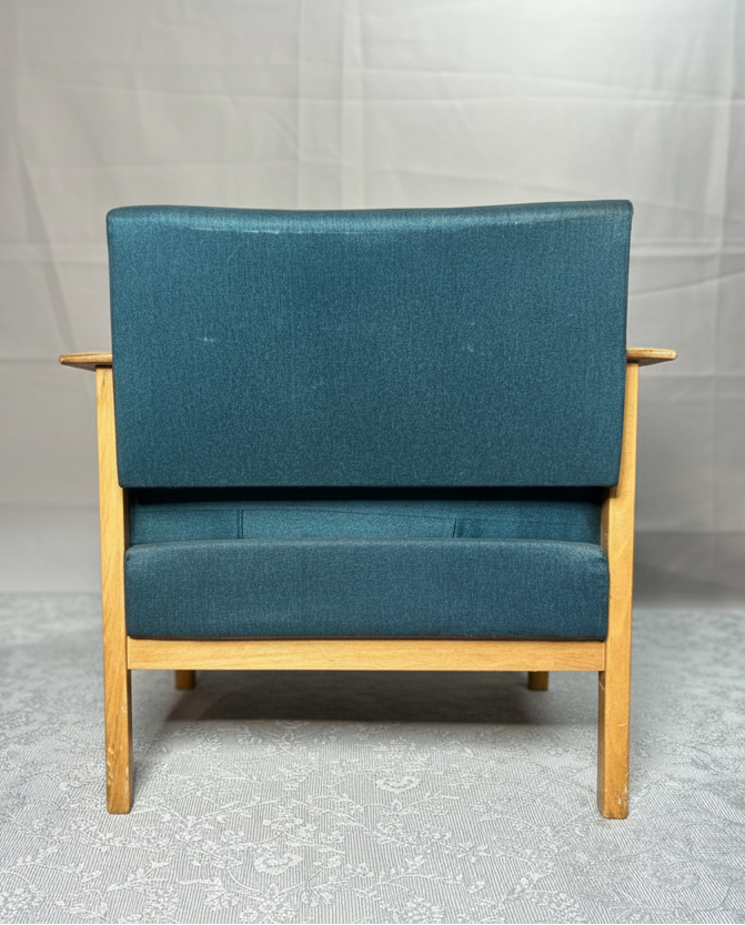Mid-Century Sessel mit Holzarmlehnen - Artikelbild von Fummel & Gedöns Secondhand-Store