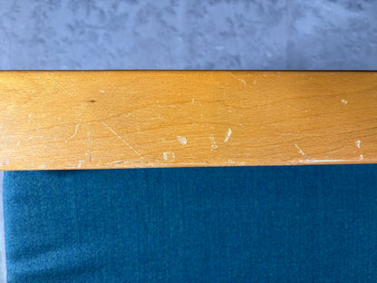 Mid-Century Sessel mit Holzarmlehnen
