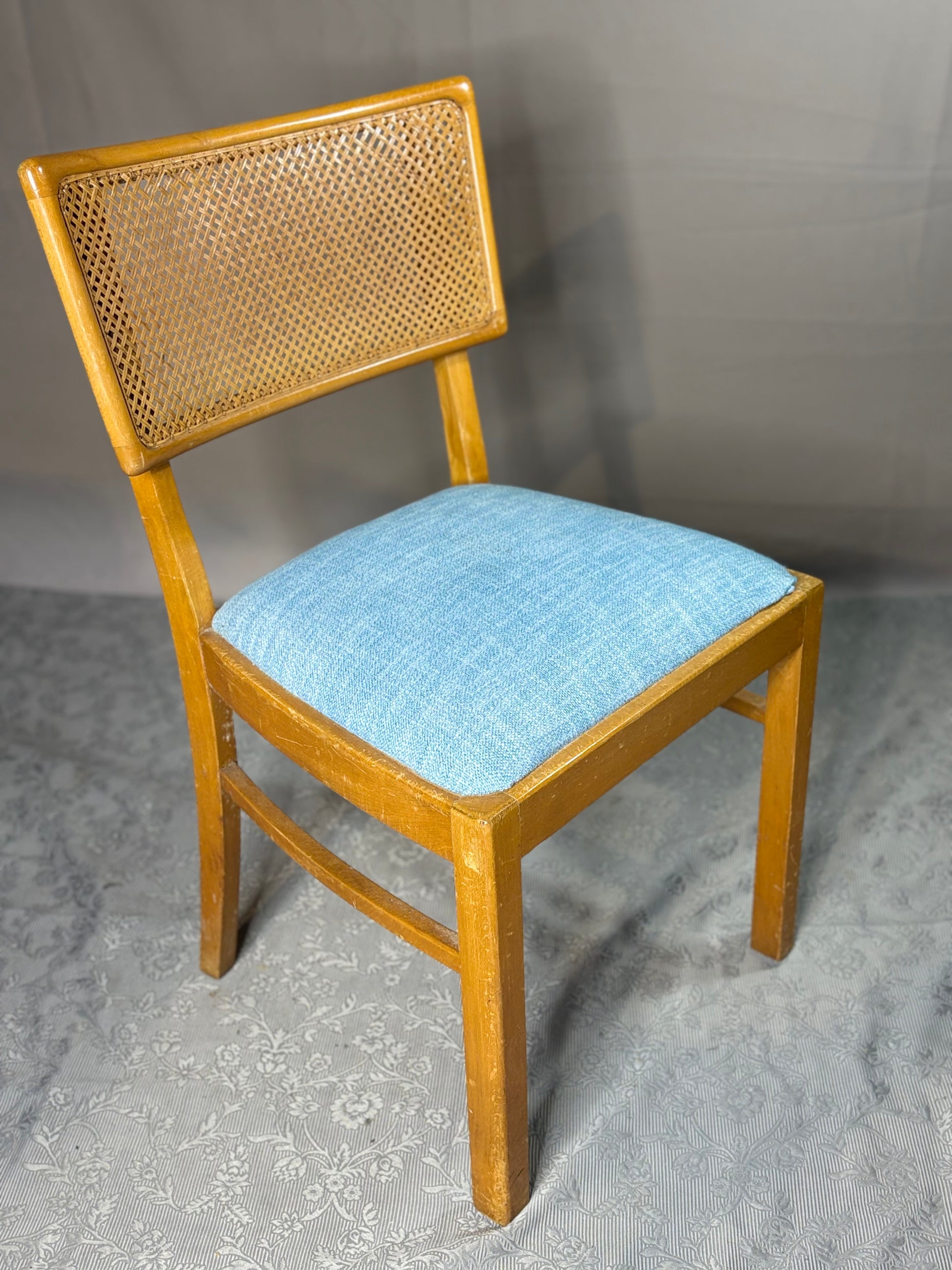 Mid-Century Stuhl mit Polstersitz - Wiener Geflecht - Artikelbild von Fummel & Gedöns Secondhand-Store