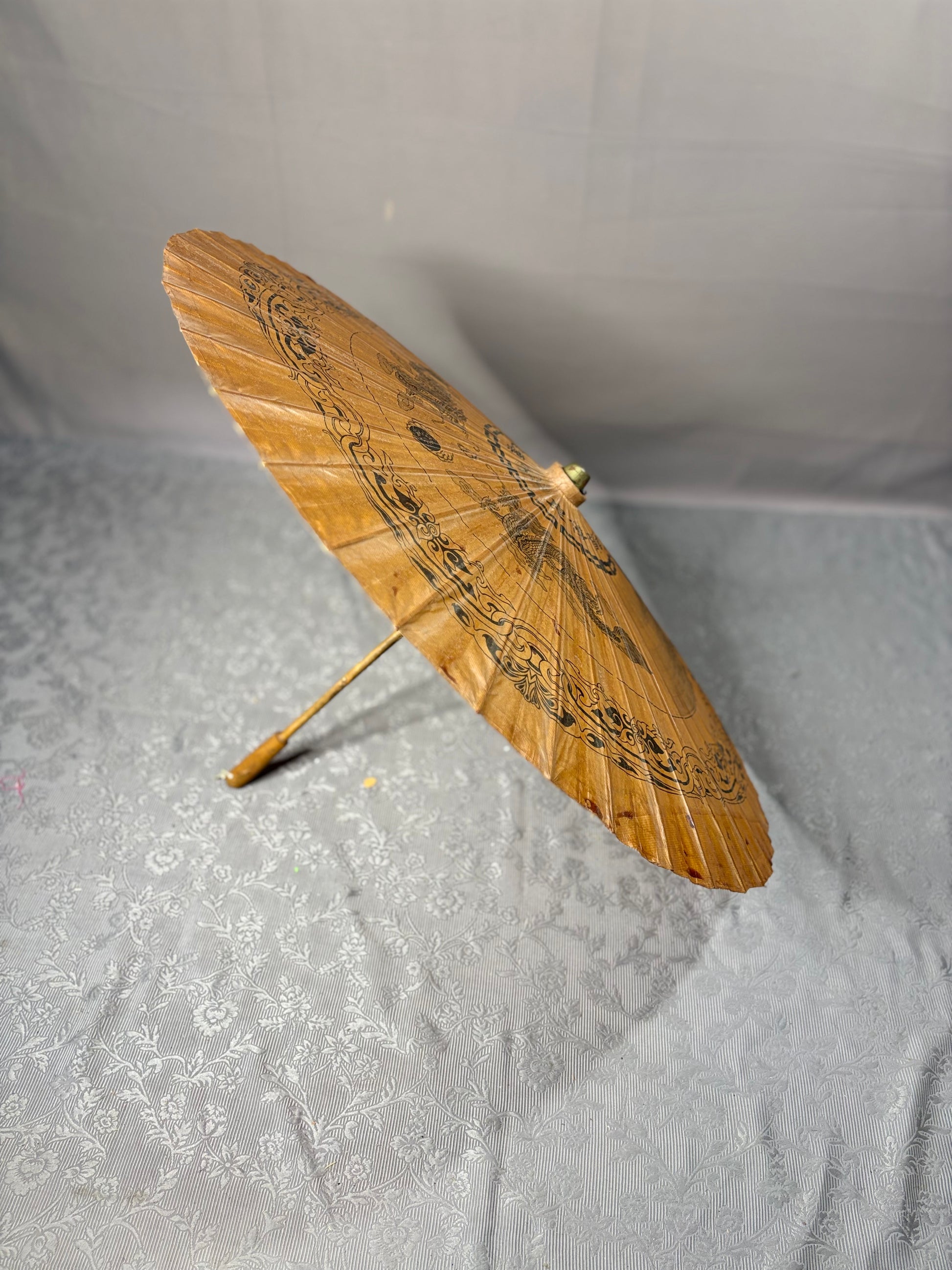 Handbemalte Vintage Bambus-Regenschirme - Artikelbild von Fummel & Gedöns Secondhand-Store