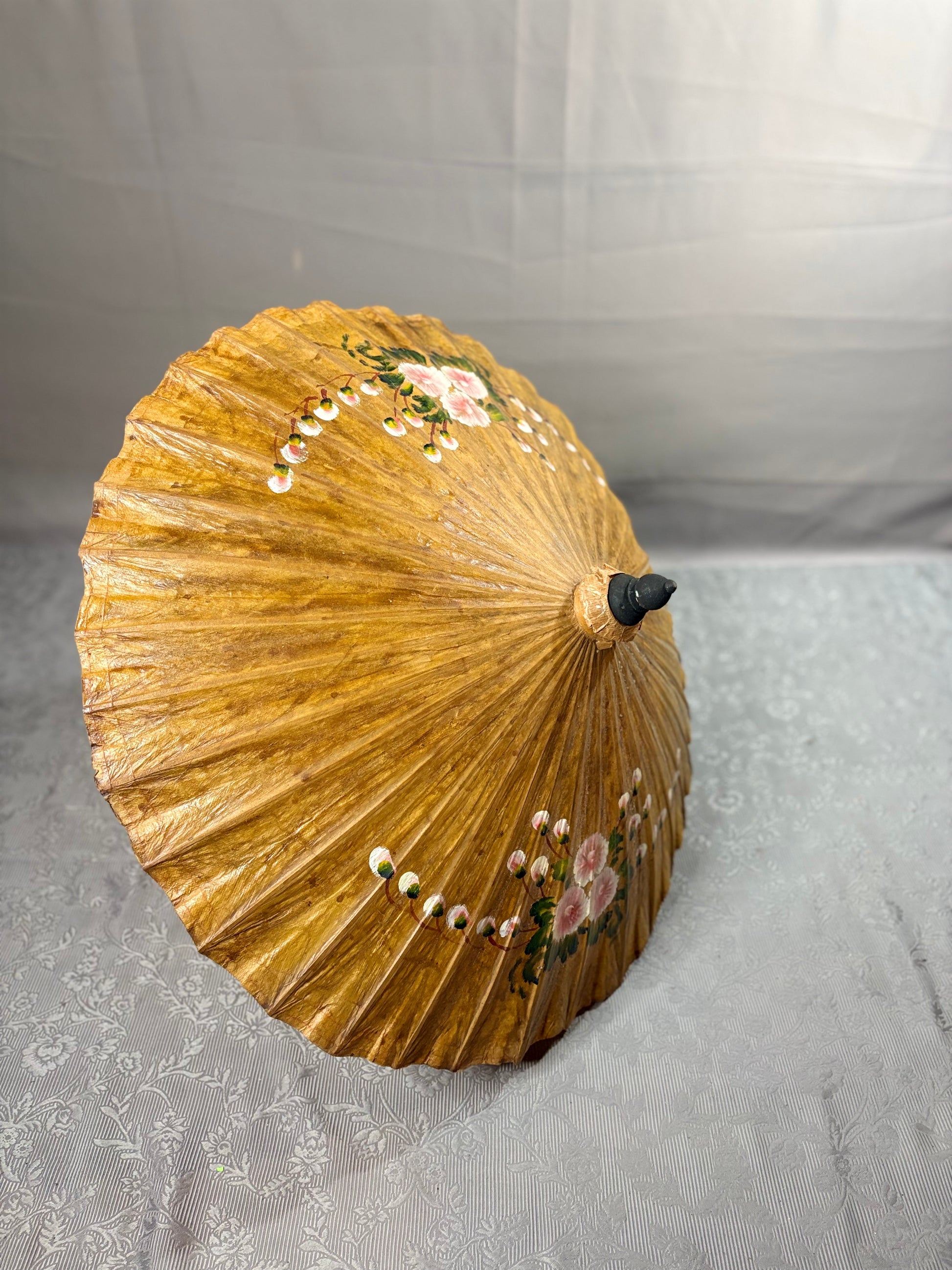 Handbemalte Vintage Bambus-Regenschirme - Artikelbild von Fummel & Gedöns Secondhand-Store