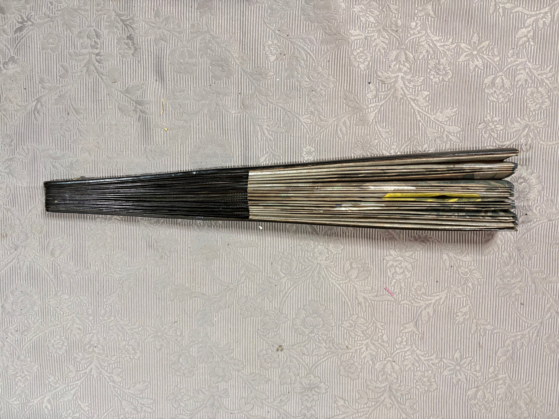 Großer japanischer Wandfächer - handbemalt - Artikelbild von Fummel & Gedöns Secondhand-Store