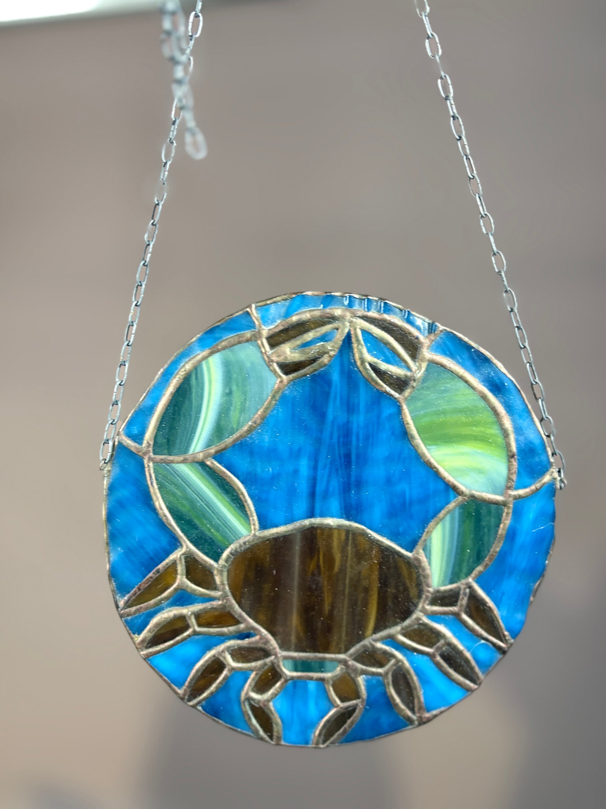 Tiffanyglas Sonnenfänger – handgefertigtes Bleiglas Fensterbild Ø 18 cm - Artikelbild von Fummel & Gedöns Secondhand-Store