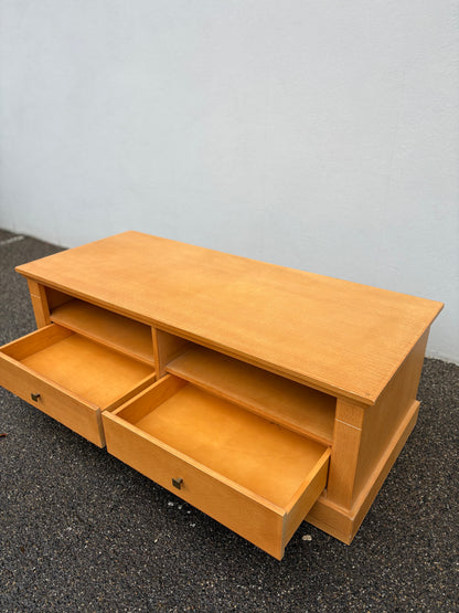 TV-Lowboard aus Holz mit zwei Schubladen