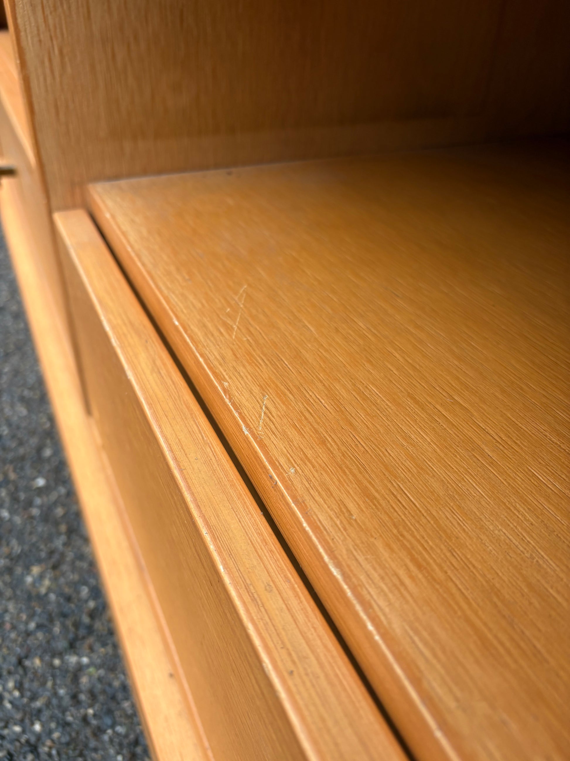 TV-Lowboard aus Holz mit zwei Schubladen - Artikelbild von Fummel & Gedöns Secondhand-Store