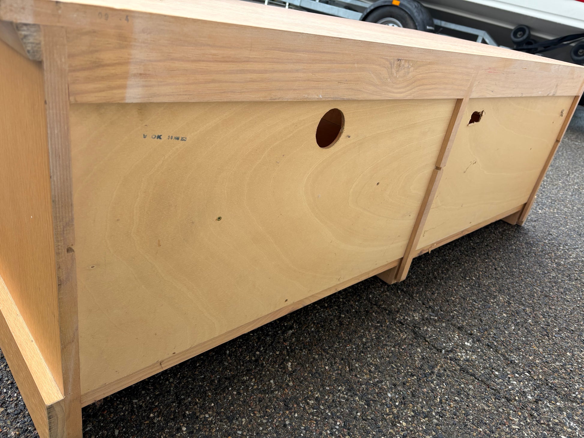 TV-Lowboard aus Holz mit zwei Schubladen - Artikelbild von Fummel & Gedöns Secondhand-Store