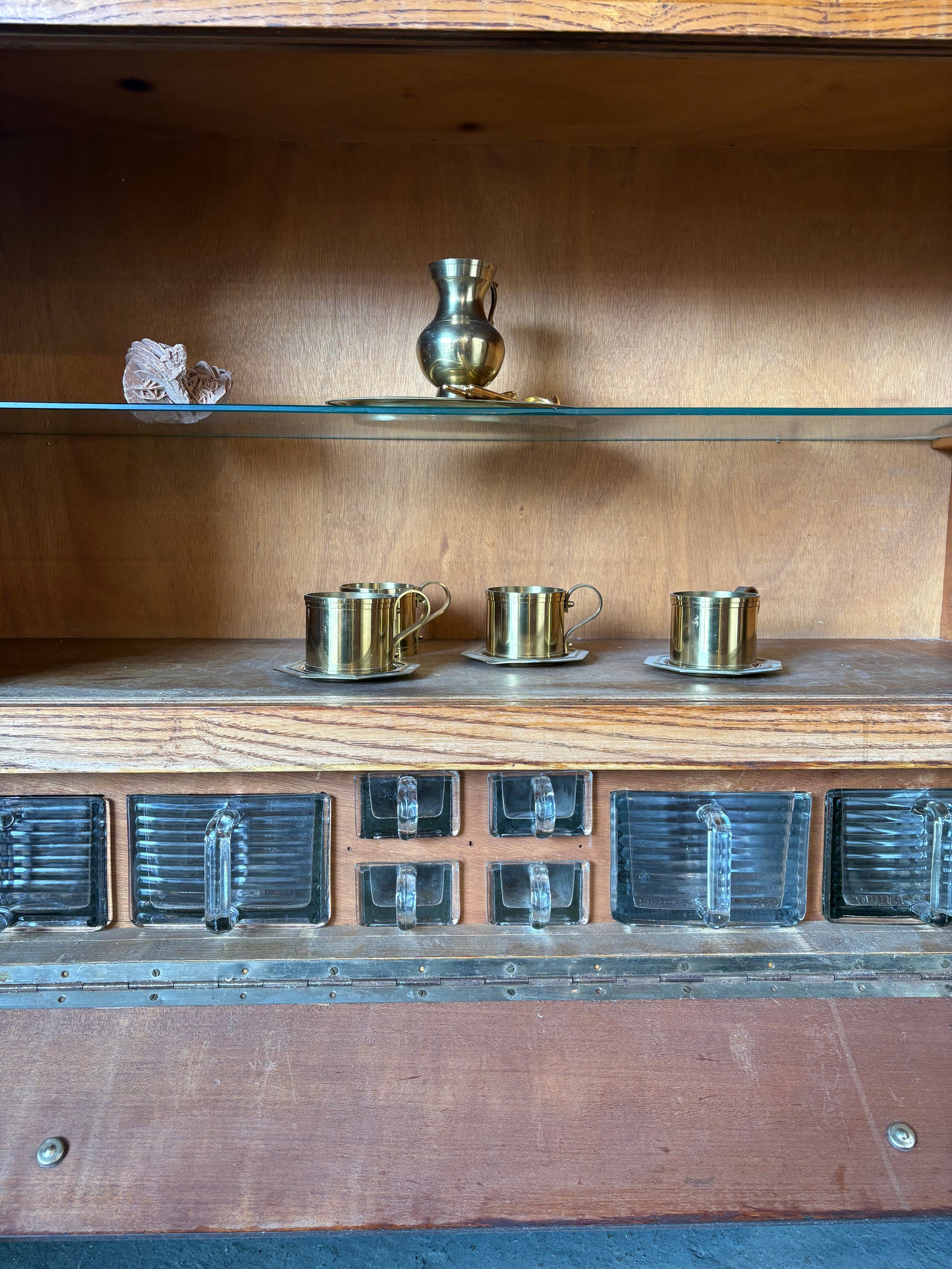 Art-Déco Sideboard / Anrichte mit Vitrine - Artikelbild von Fummel & Gedöns Secondhand-Store