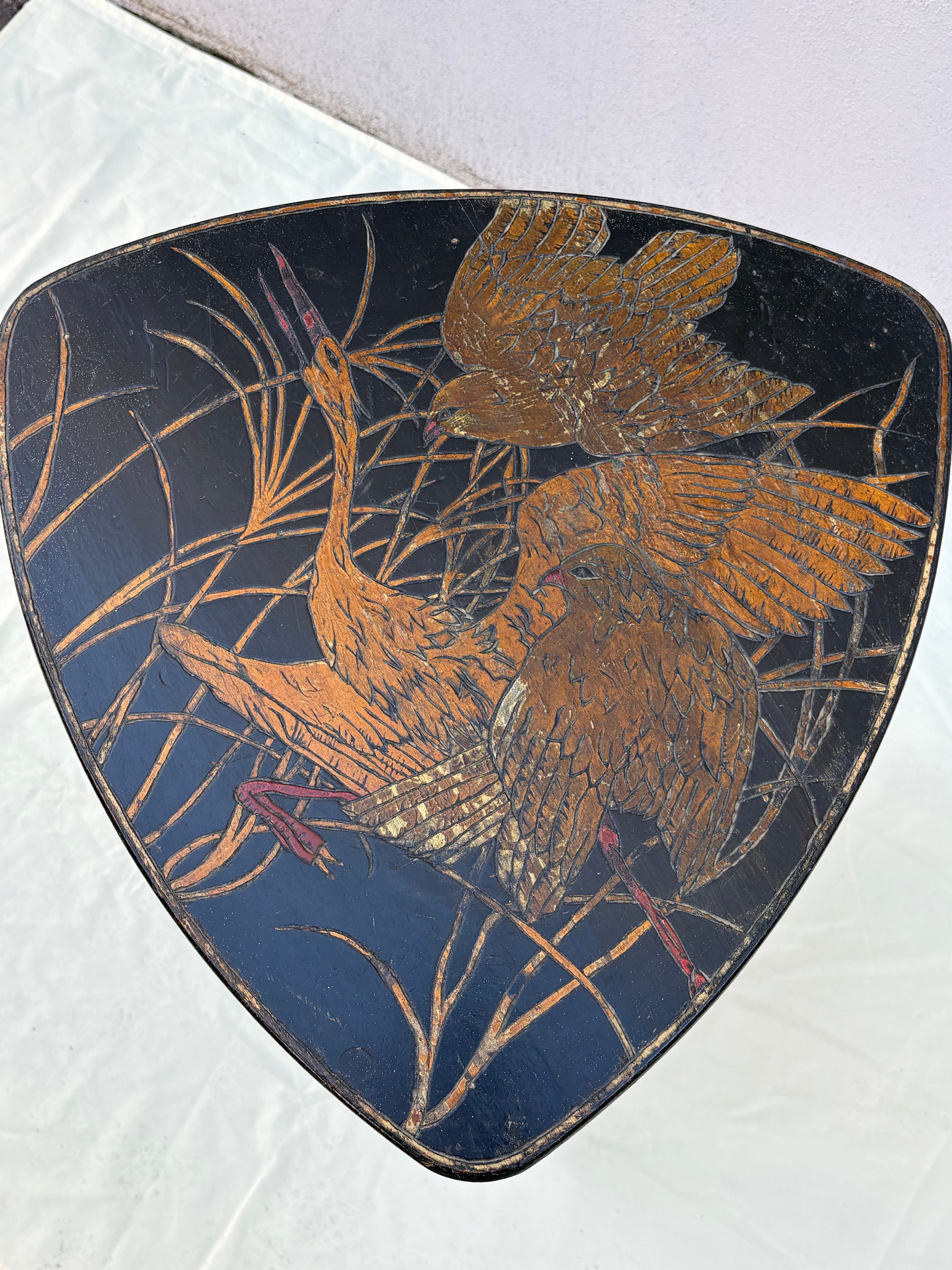 Vintage Chinoiserie Blumentisch mit Vogelmotiven – 77 cm - Artikelbild von Fummel & Gedöns Secondhand-Store