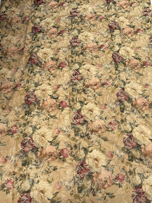 Tagesdecke mit Rosenmuster in Beige, Altrosa und Bordeaux