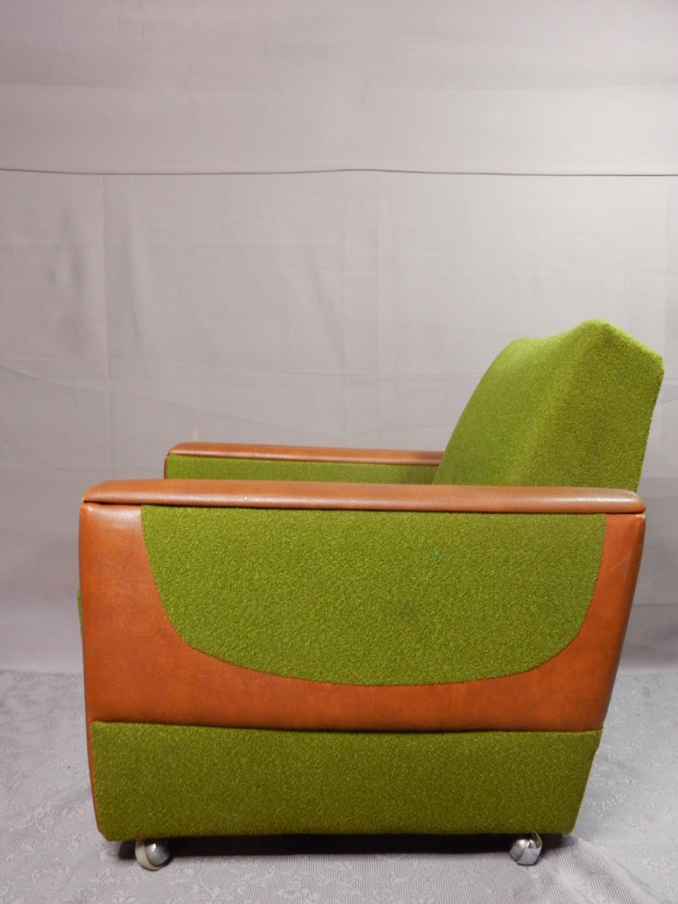 Mid-Century Cocktailsessel mit Rollen