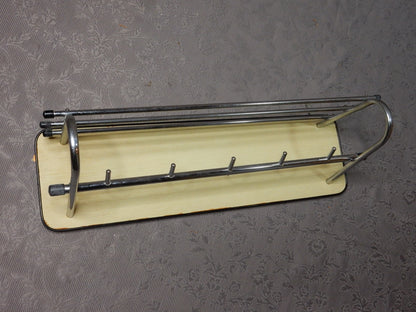 Retro Bauhaus Style Garderobe