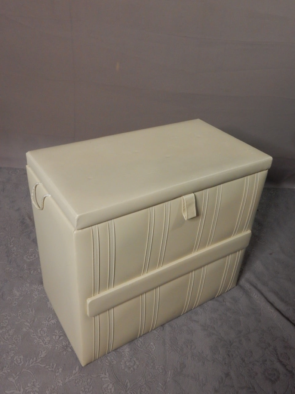 Cremefarbene Outdoor-Box