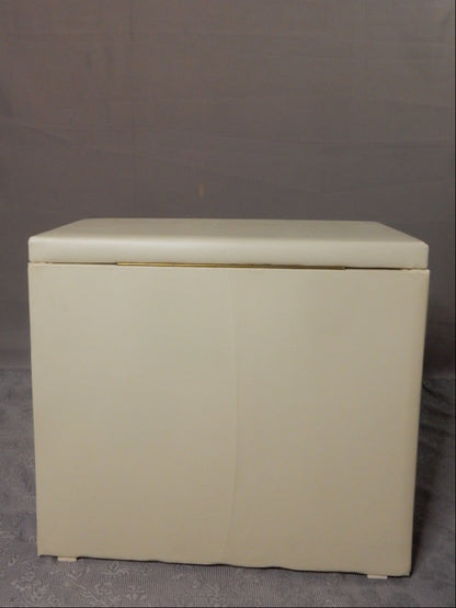 Cremefarbene Outdoor-Box