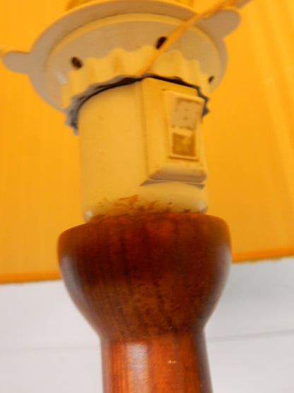 Mid-Century Teak-Stehlampe, Dreifuß