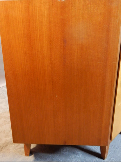 Mid-Century Eckschrank aus den 1950er Jahren - Teakholz