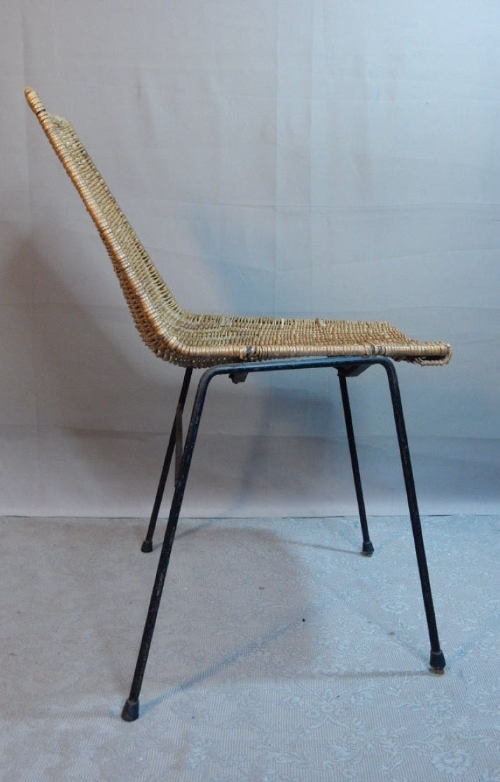 Mid-Century Wicker Chair – Korbstuhl auf Metallbeinen