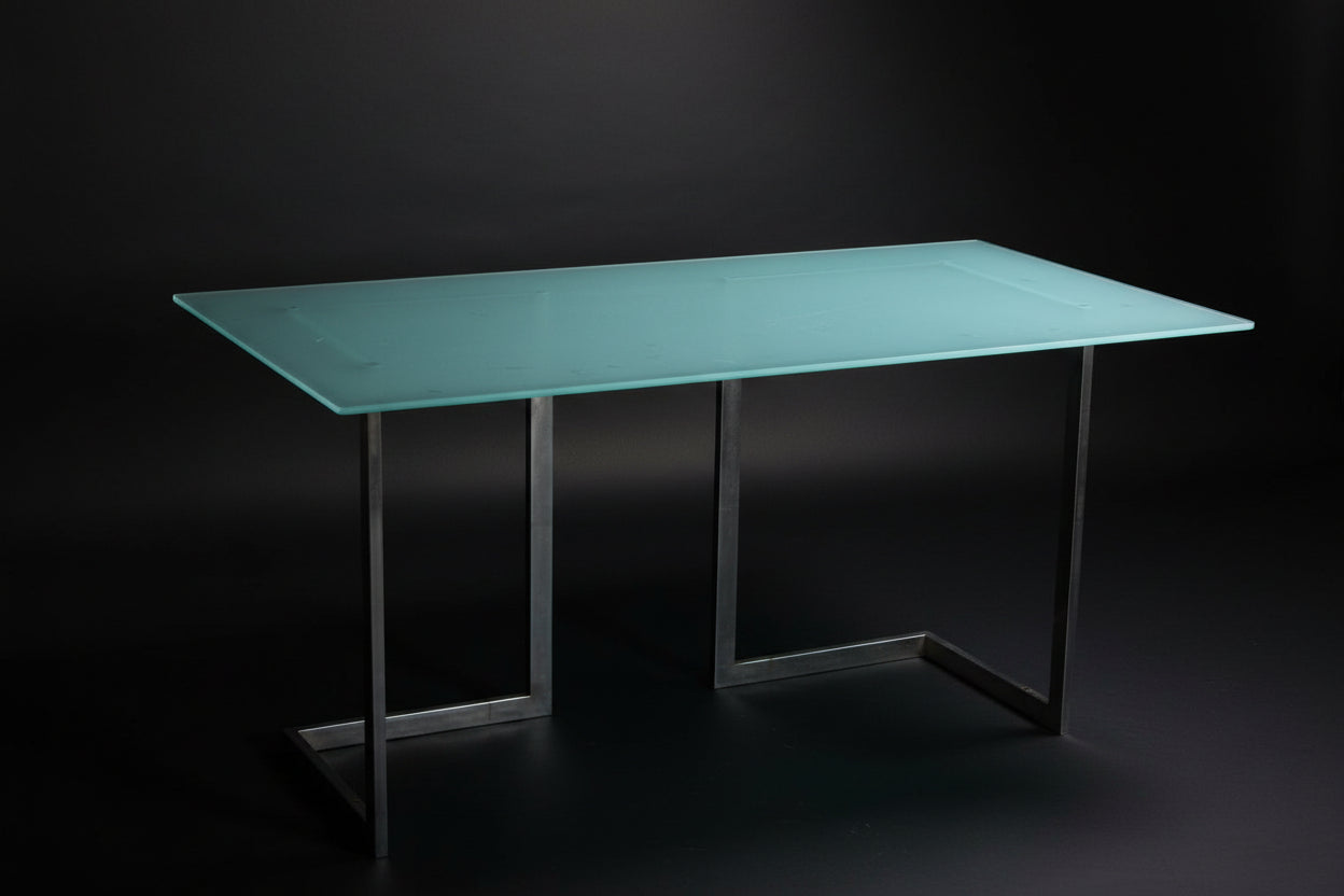 Space Age Glastisch (160 x 80 cm) - Stahlkufen in V-Form