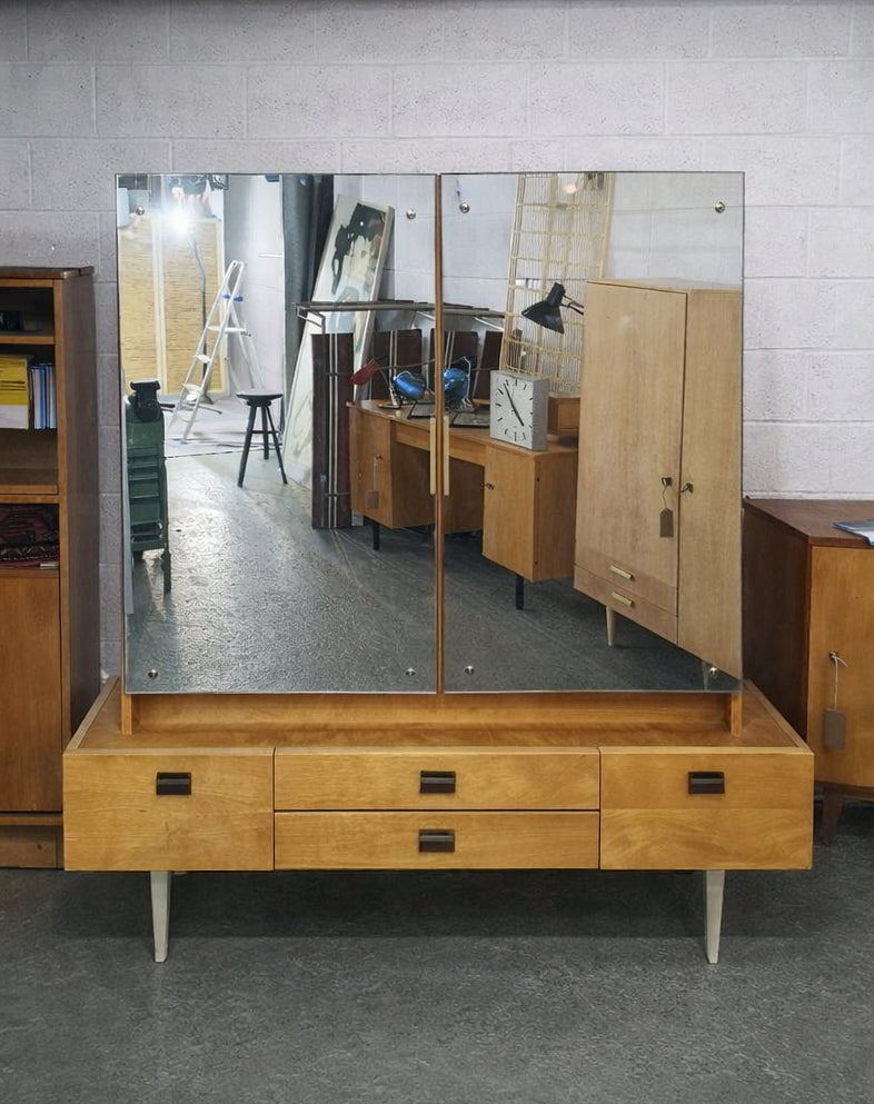Mid-Century Spiegelschrank mit Kommode - Artikelbild von Fummel & Gedöns Secondhand-Store