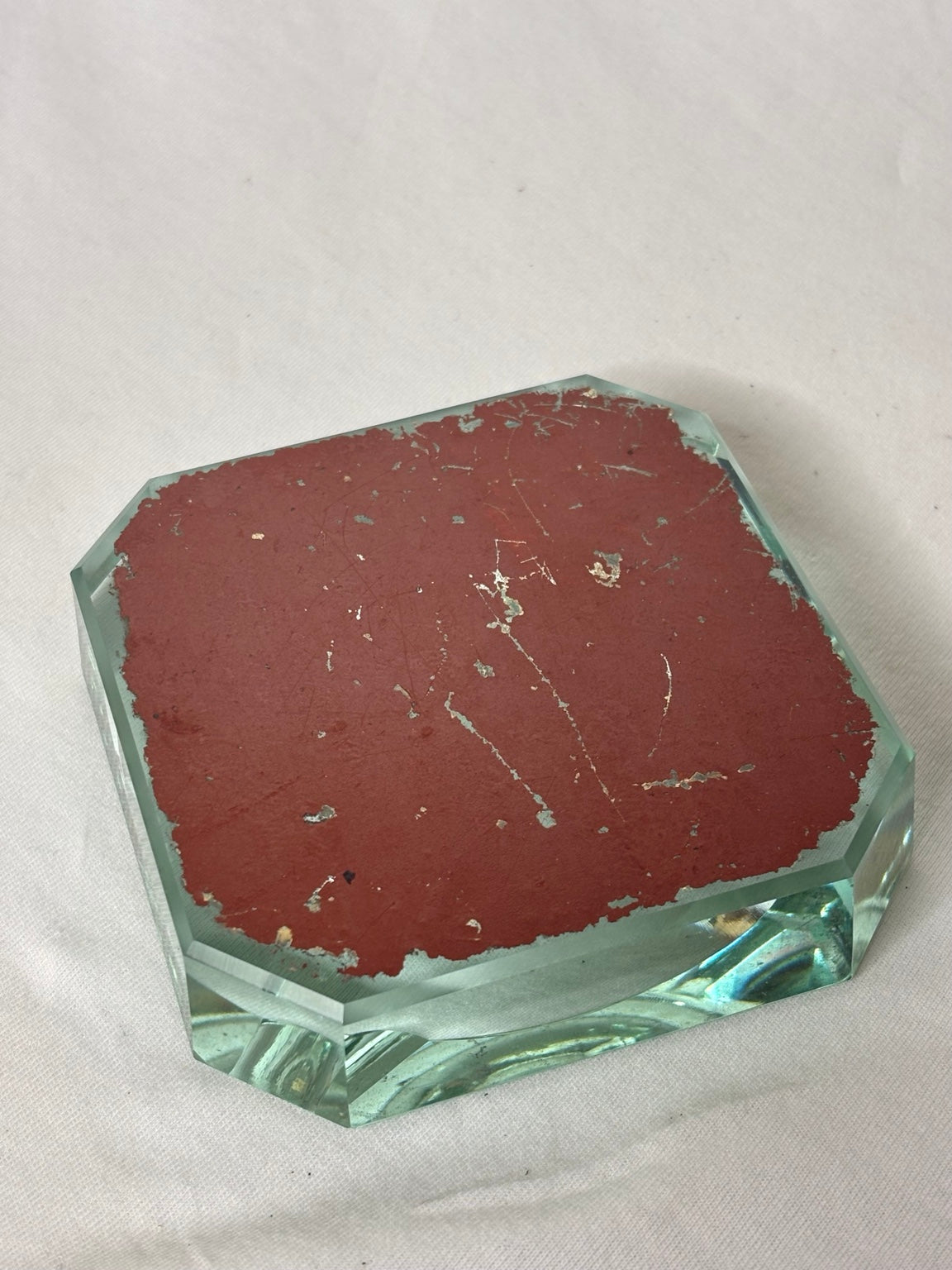 Art-Déco Aschenbecher aus Spiegelglas 10 × 10 cm - Artikelbild von Fummel & Gedöns Secondhand-Store