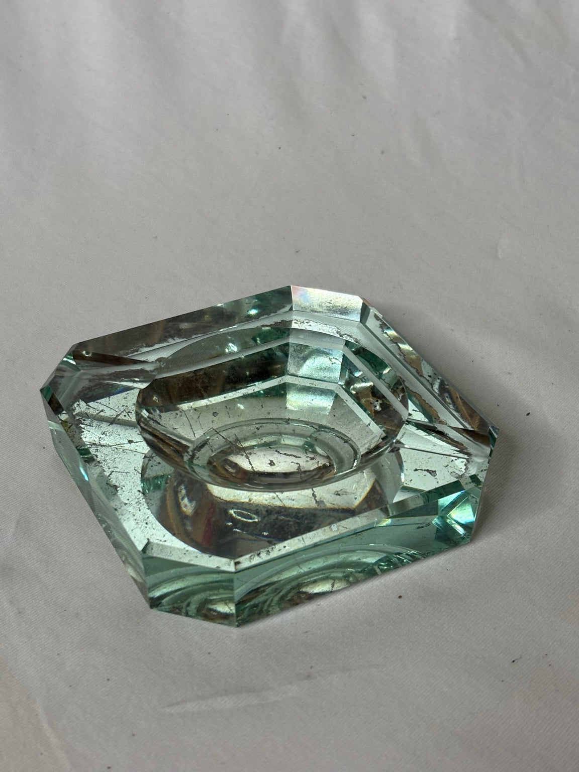 Art-Déco Aschenbecher aus Spiegelglas 10 × 10 cm - Artikelbild von Fummel & Gedöns Secondhand-Store