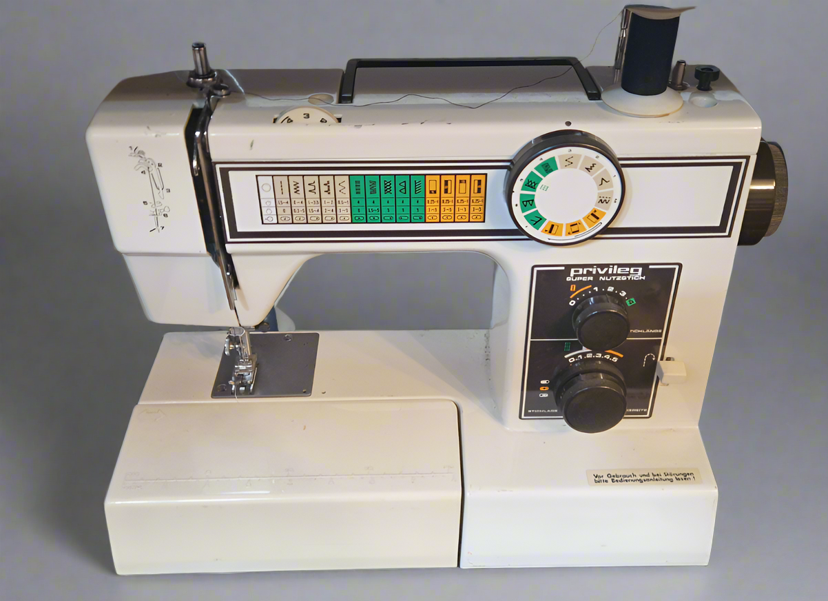 Privileg Nähmaschine - Super Nutzstich - Artikelbild von Fummel & Gedöns Secondhand-Store