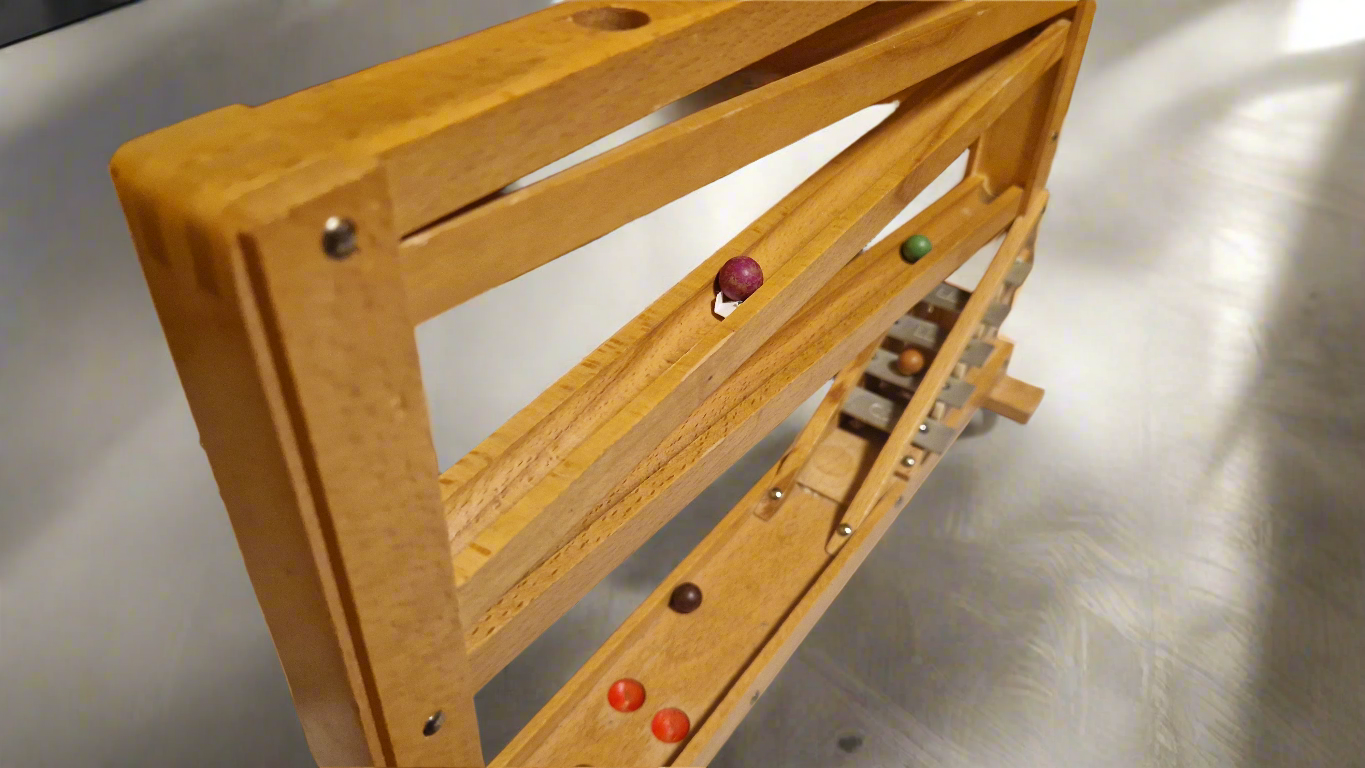 Beck Murmelbahn Spielgut mit Glockenspiel - Artikelbild von Fummel & Gedöns Secondhand-Store