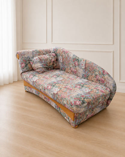 Vintage Chaiselongue mit Bettkasten – floraler Bezug