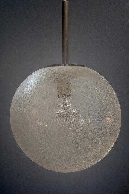 Space-Age Kugel-Pendelleuchte von Doria - Eisglas