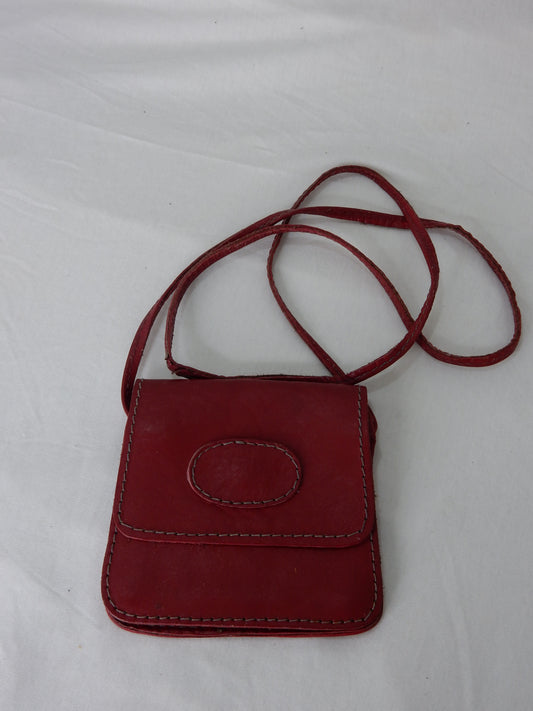 Kleine Vintage-Leder-Handtasche rot