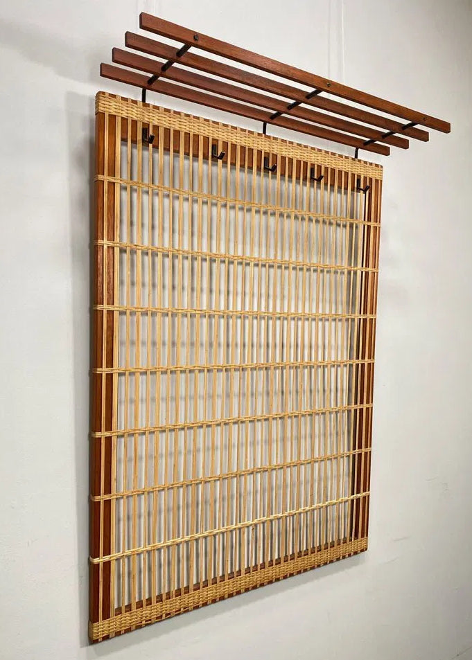 Dänische Wandgarderobe im Mid-Century-Stil - Teakholz - Artikelbild von Fummel & Gedöns Secondhand-Store