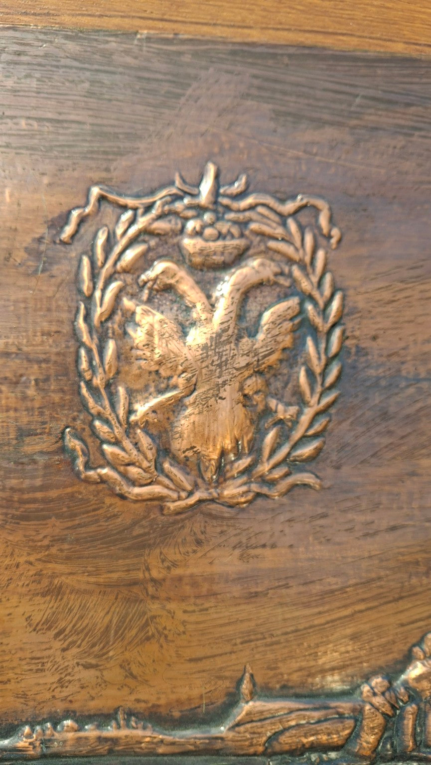 Vintage Kupferrelief Hamburg, Adlerwappen und Patina im Detail