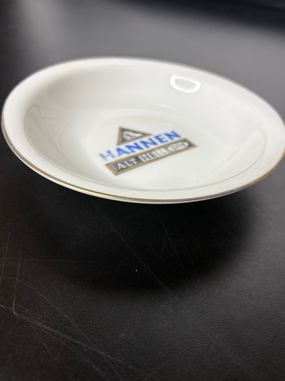Hannen Alt Hell Pils Rosenthal Porzellan Aschenbecher, Seitenansicht