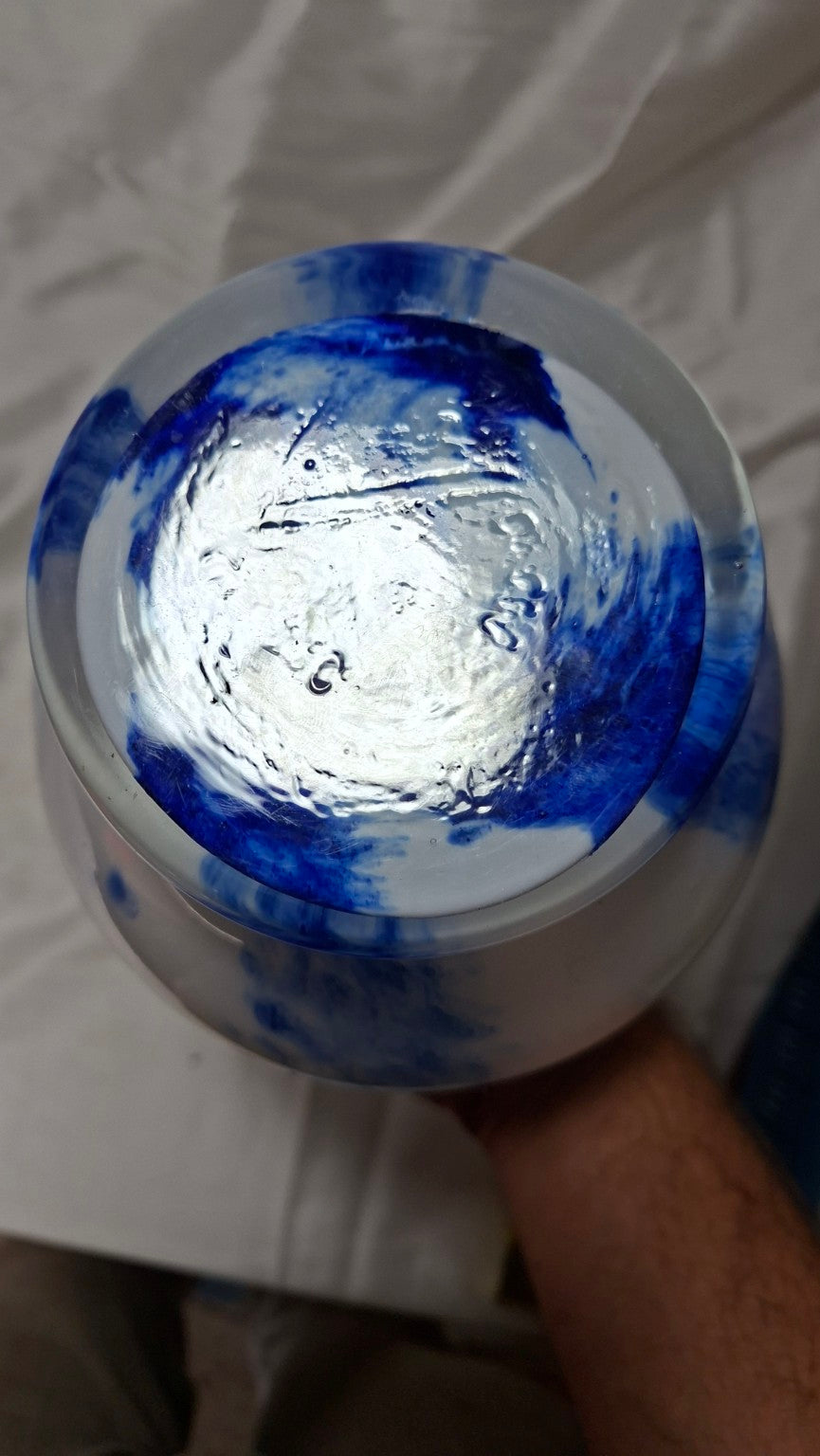 Mundgeblasener italienischer Glas-Krug, Detail von Ausguss und Henkel