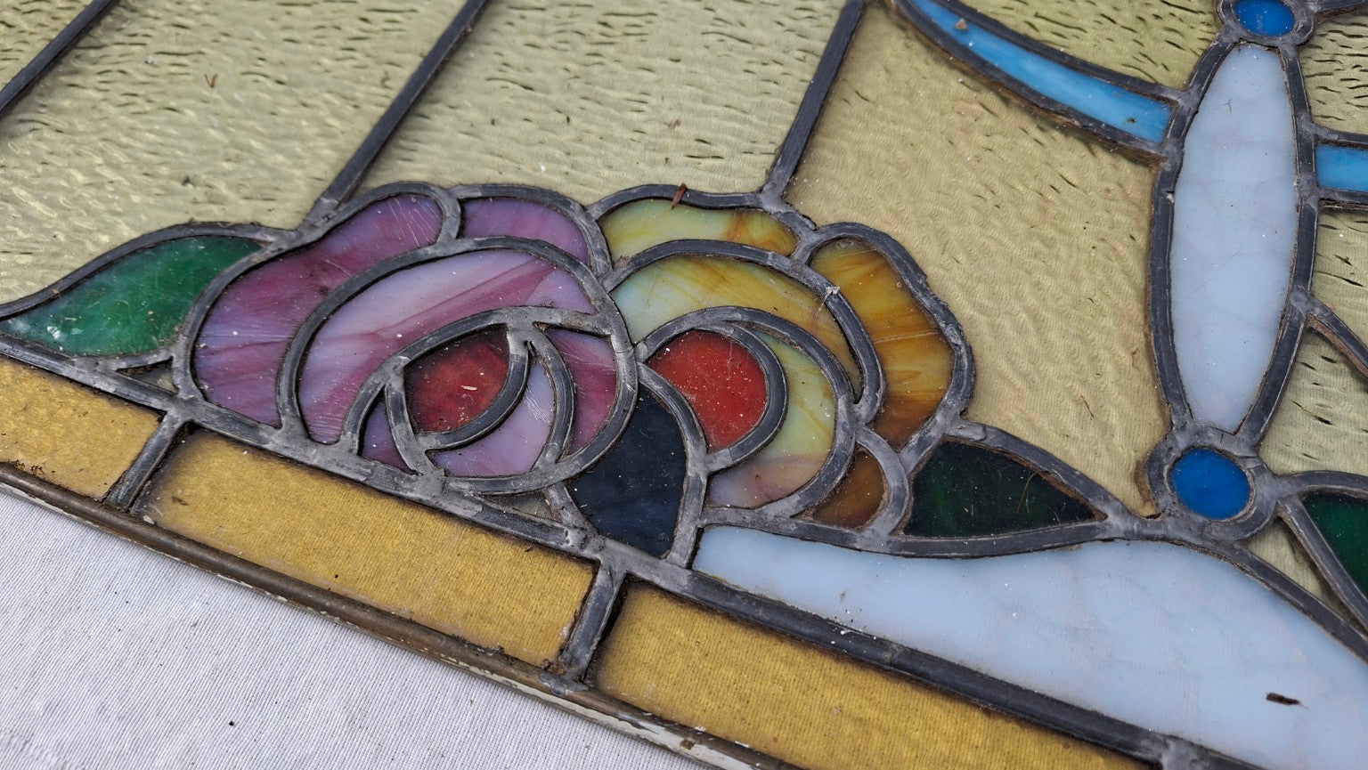 Großes Jugendstil Bleiglas-Fensterbild 180 cm – Rosen &amp; Früchtestillleben - Artikelbild von Fummel & Gedöns Secondhand-Store