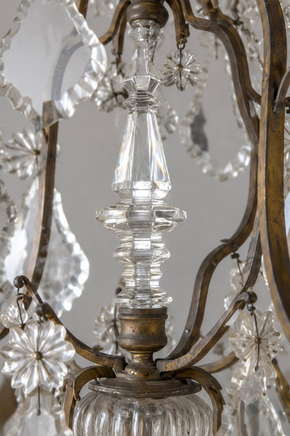 Großer französischer Louis-XV-Käfig-Kronleuchter 17./18. Jhdt. – Bronze & Kristall