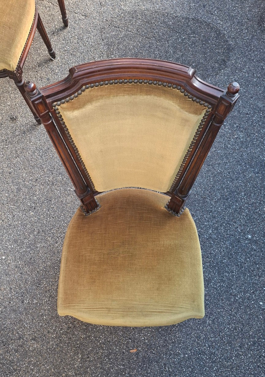 Historistischer Polsterstuhl im Louis-XVI-Stil – goldolivfarbener Velours - Artikelbild von Fummel & Gedöns Secondhand-Store