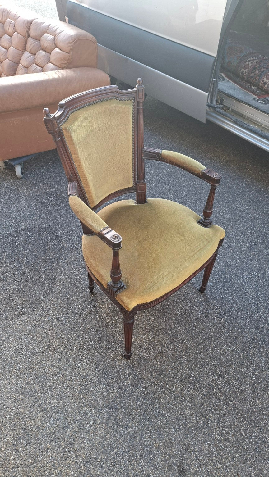 Gepolsterter Stuhl ohne Armlehnen im Louis-XVI-Stil, Originalfoto 7