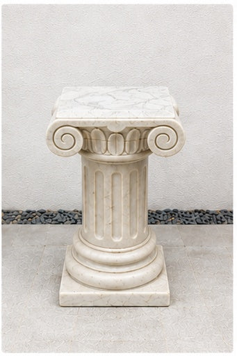 Bianco-Carrara-Marmorsäule mit ionischem Kapitell – niedriges Postament - Artikelbild von Fummel & Gedöns Secondhand-Store