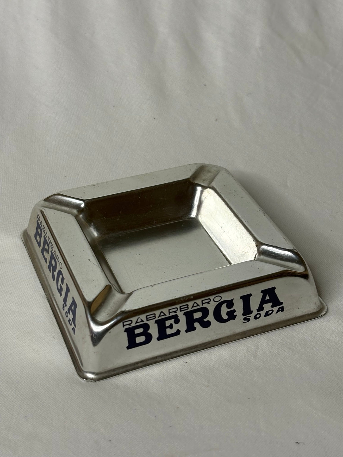 Vintage Rabarbaro Bergia Aschenbecher, Vorderansicht