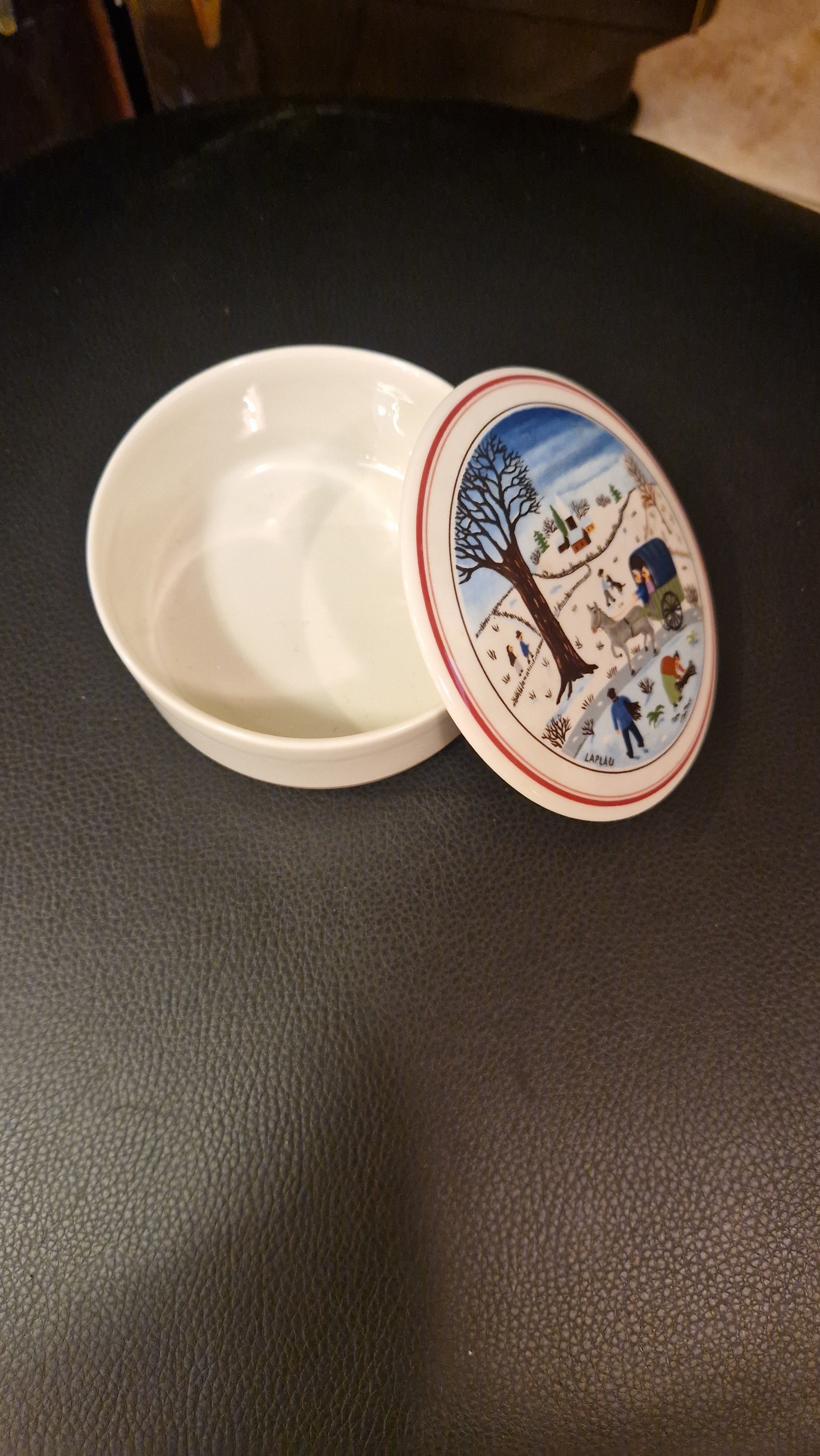 Vintage Porzellan-Dose Villeroy &amp; Boch - Naif Christmas - Artikelbild von Fummel & Gedöns Secondhand-Store