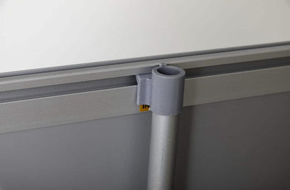 Ausziehbares Roll-up-Display mit Aluminiumkassette – einzeln